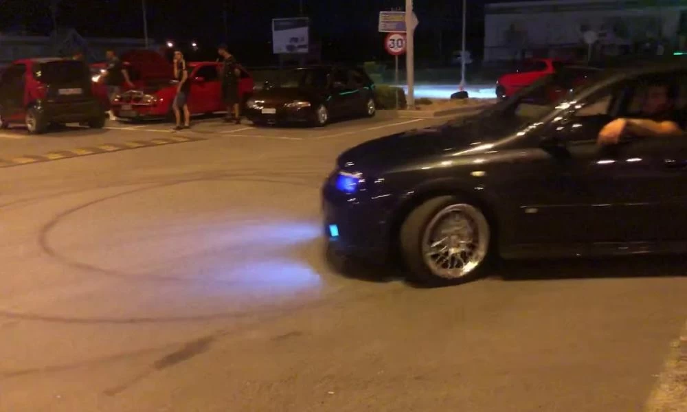 Θεσσαλονίκη: Βραδιές «Tokyo Drift» με στοιχήματα μηχανών και αυτοκινήτων